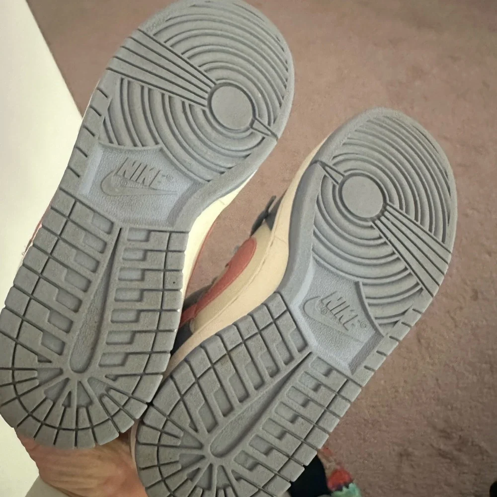 Nike Dunk Low Pastel Blue with Pink Swoosh - Picture 9 of 10